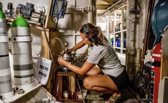 woman_working_on_boat